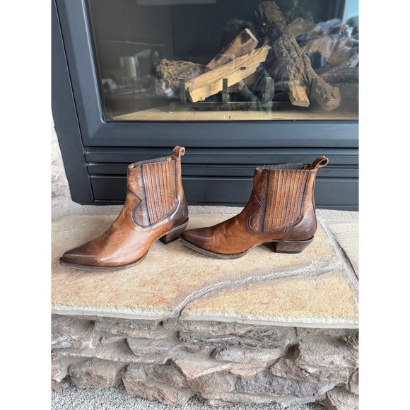 FRYE Women's 8.5 Cognac Leather Pointed Toe Western Ankle Boots Rodeo Cowgirl - Picture 2 of 13